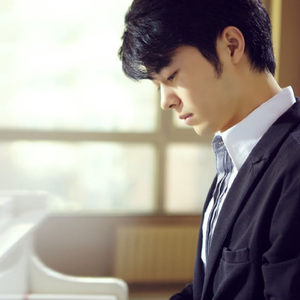 光溜溜的美女素材图片
